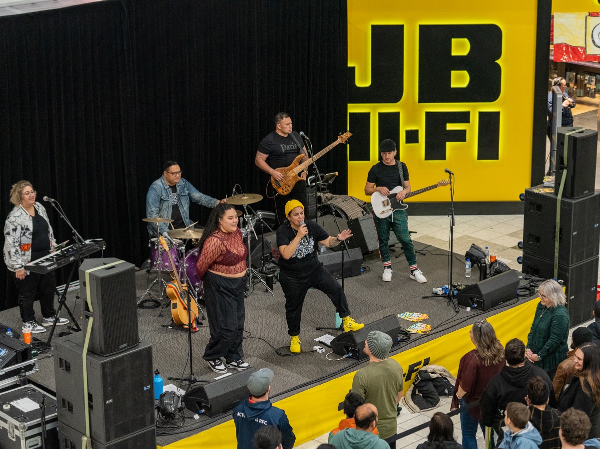 JB Hi-Fi NZ Shares Growth Strategy As It Opens New Store - Appliance ...